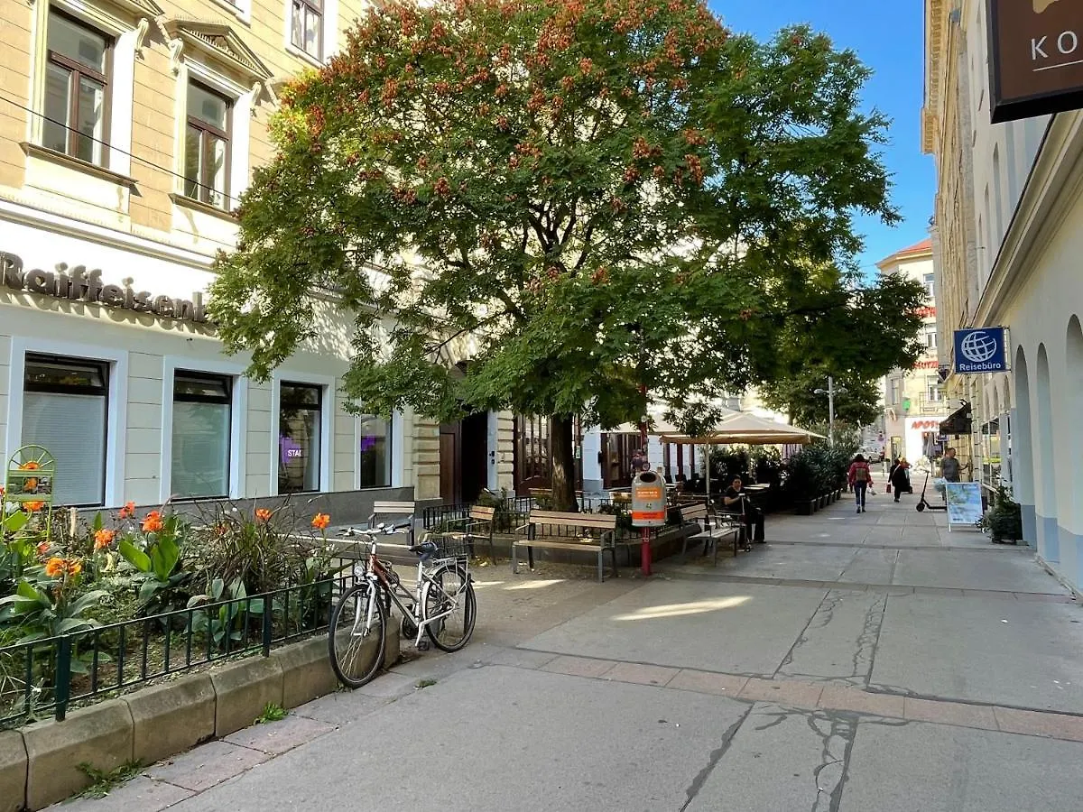 Cosy Apartment Located At Famous Vienna Kutschkermarkt 0*,