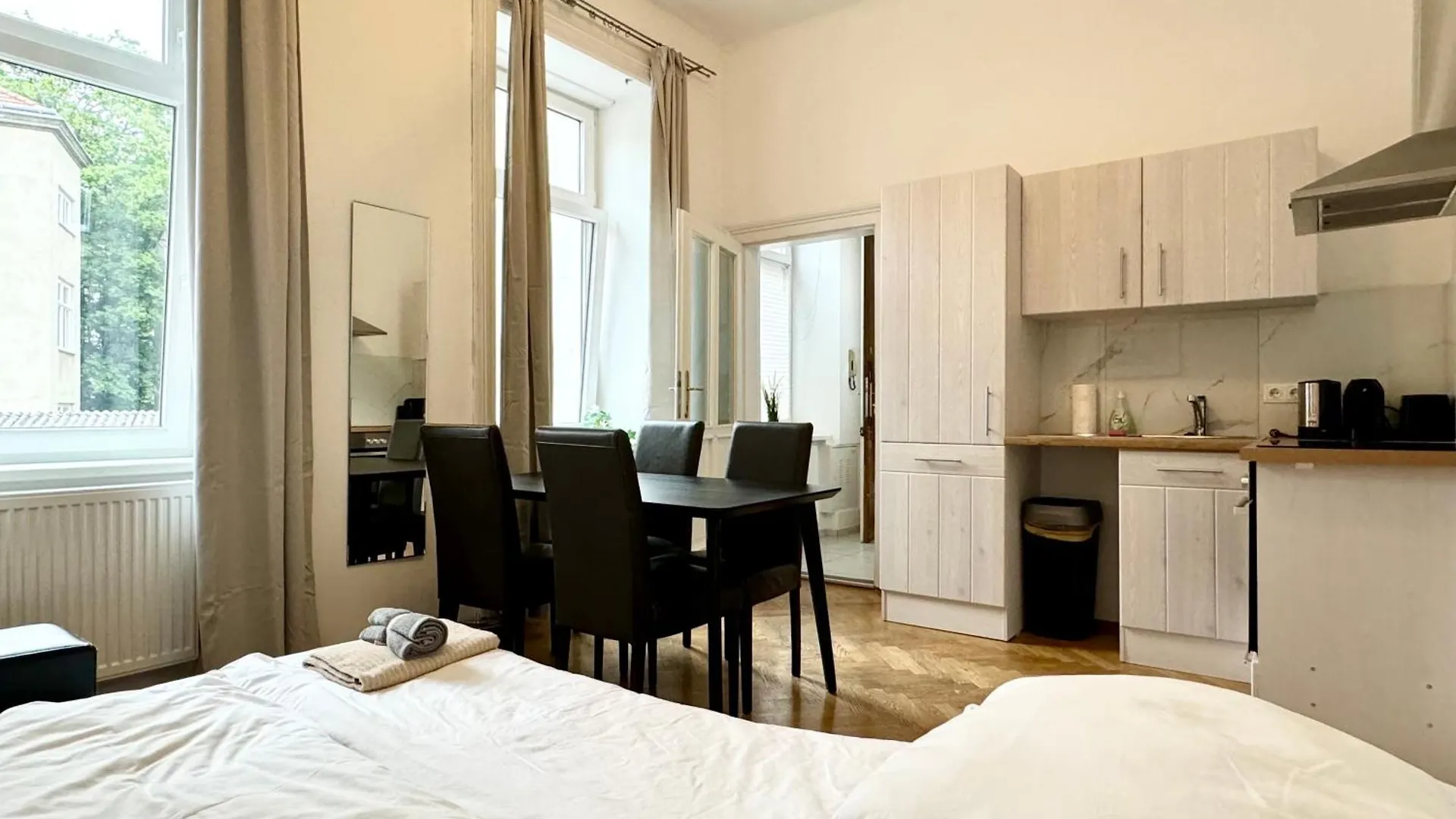 Cosy Apartment Located At Famous Vienna Kutschkermarkt Austria
