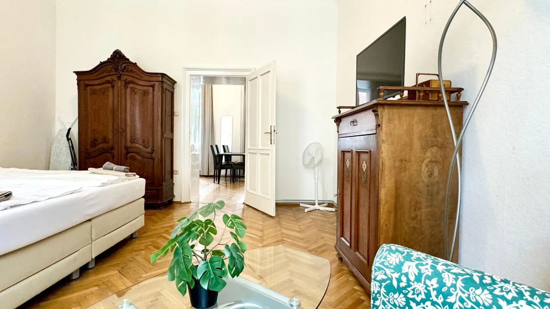Cosy Apartment Located At Famous Vienna Kutschkermarkt