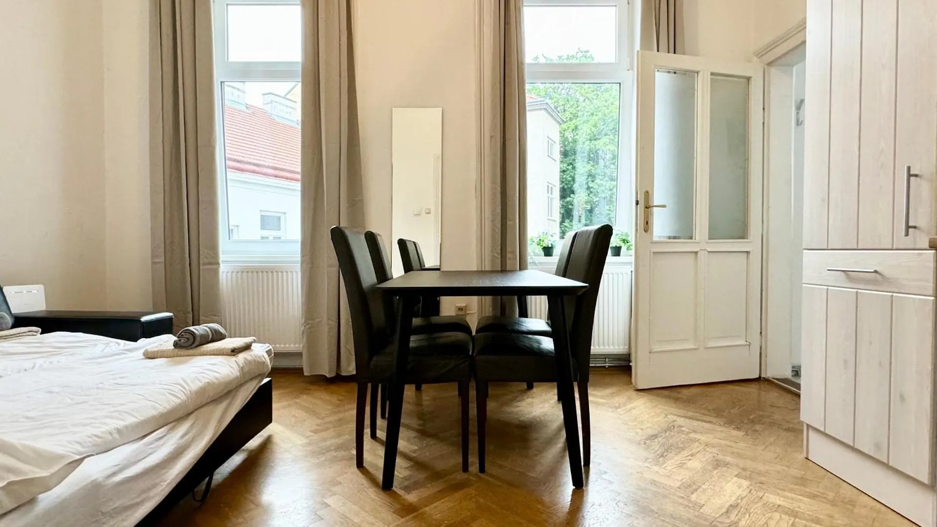 Cosy Apartment Located At Famous Vienna Kutschkermarkt